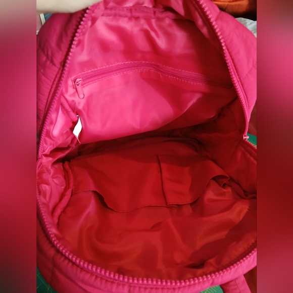 Neon pink puffer backpack - Picture 5 of 8